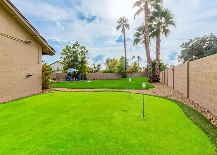 Greenway Park Oasis-htd Pool-putt-firepit Holiday home *
